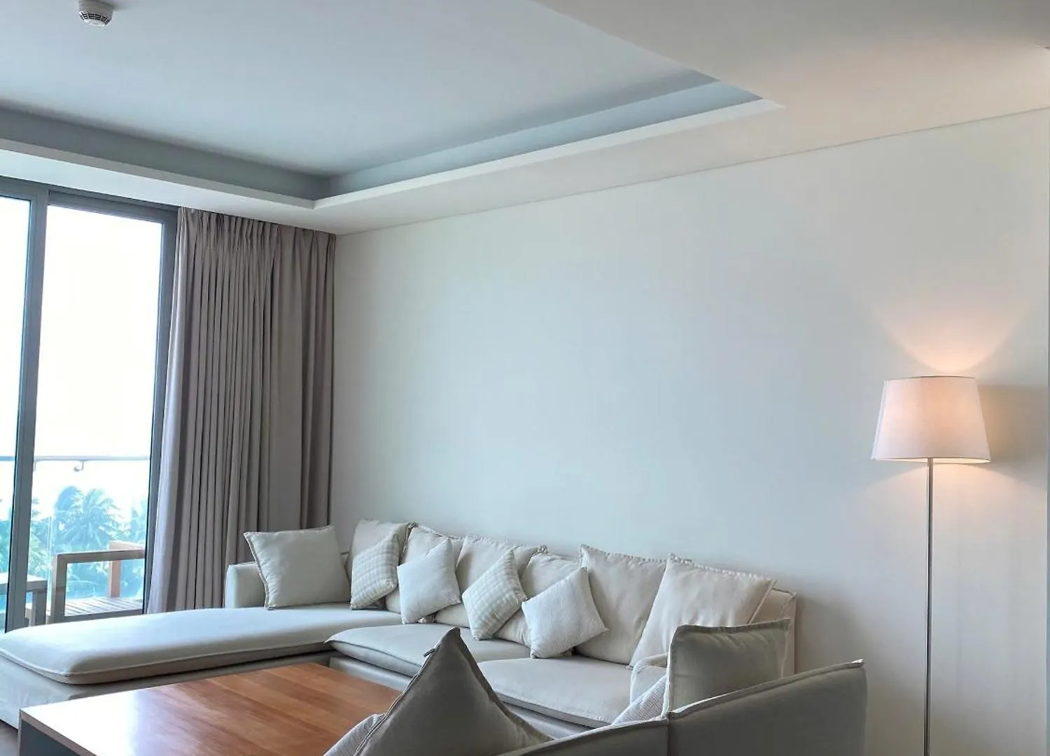 Aparthotel In A La Carte - 2 Bedrooms, 3 Balconies, Seaview, Beachfront, Central, Rooftop Pool Da Nang 0*,