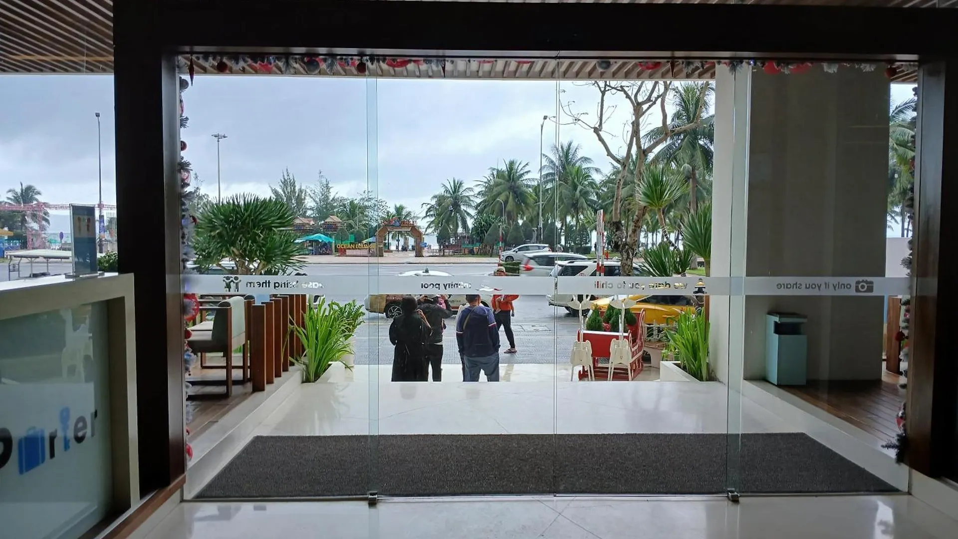 Aparthotel In A La Carte - 2 Bedrooms, 3 Balconies, Seaview, Beachfront, Central, Rooftop Pool Da Nang