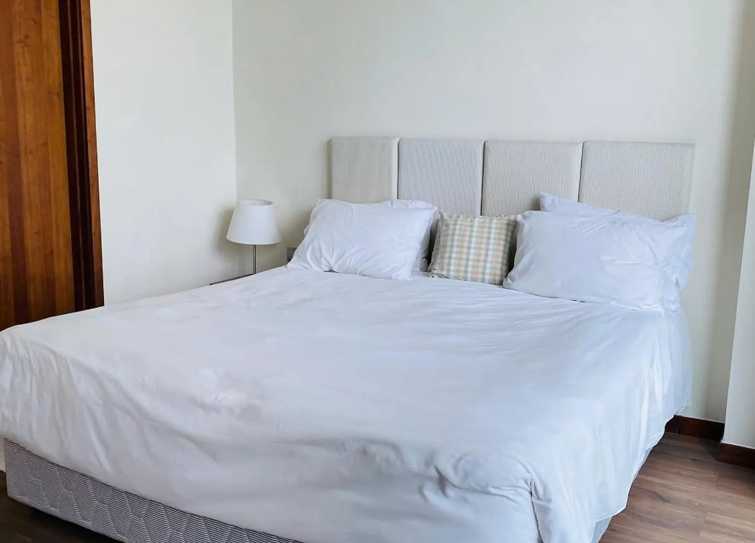 Aparthotel In A La Carte - 2 Bedrooms, 3 Balconies, Seaview, Beachfront, Central, Rooftop Pool Da Nang 0*,
