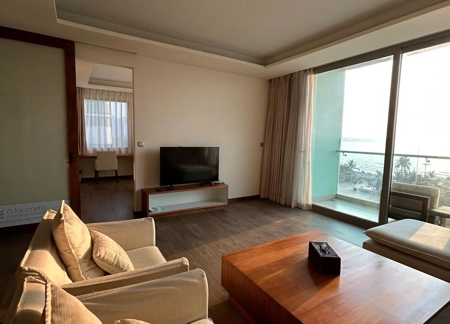 Aparthotel In A La Carte - 2 Bedrooms, 3 Balconies, Seaview, Beachfront, Central, Rooftop Pool Da Nang